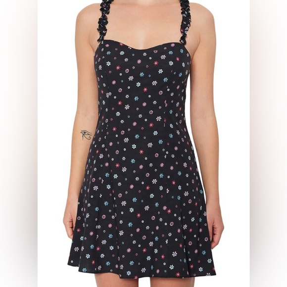 Trendyol Woman Black Petite Patterned Back Low -Cut Dress - Picture 7 of 10